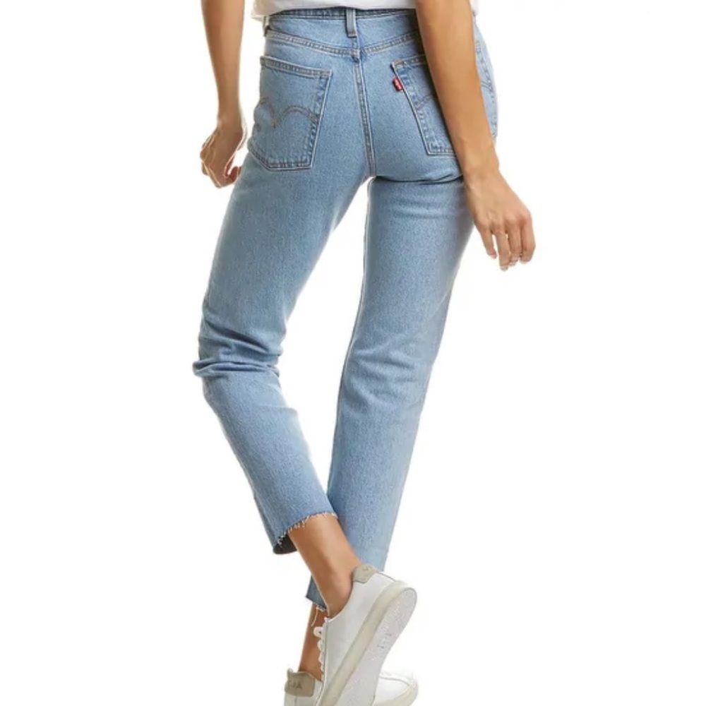 $20 ALL LEVIS ⭐️ Levi’s Wedgie Icon jean in Tango Talks light wash - Picture 4 of 10
